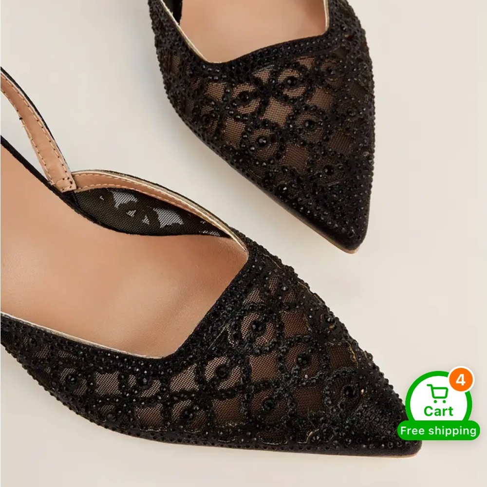 Elegant Black Heels with Pointed Toe and Intricate Lace